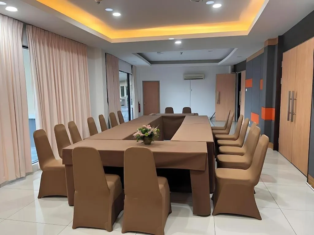D Arc Hotel Kota Kinabalu 3*,